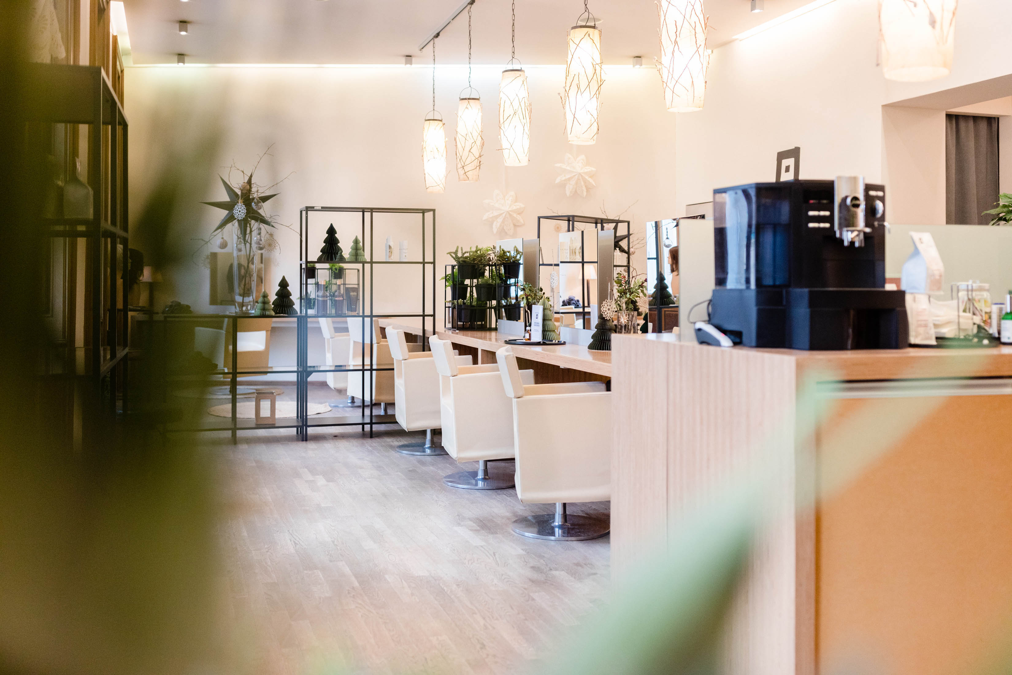 Salon A.QUADRAT e.U. DIE FRISÖRE // HEADDRESS BADEN